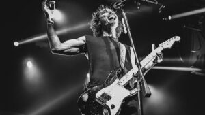Top-Ten-Canciones-de-Rock-Clasico-Que-Todo-Fan-Debe-Escuchar